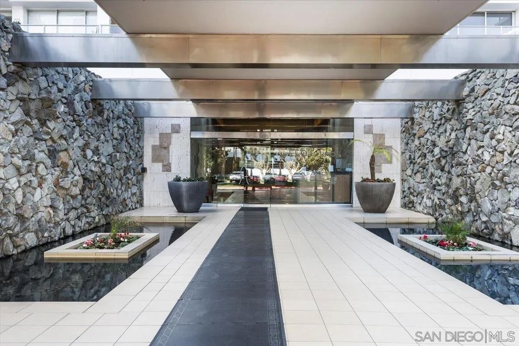 Photo of 1830 Avenida Del Mundo #1210, Coronado, CA 92118 (MLS # 260008353)