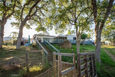 Photo of 35032 George Smith Rd, Squaw Valley, CA 93675 (MLS # FR26060671)