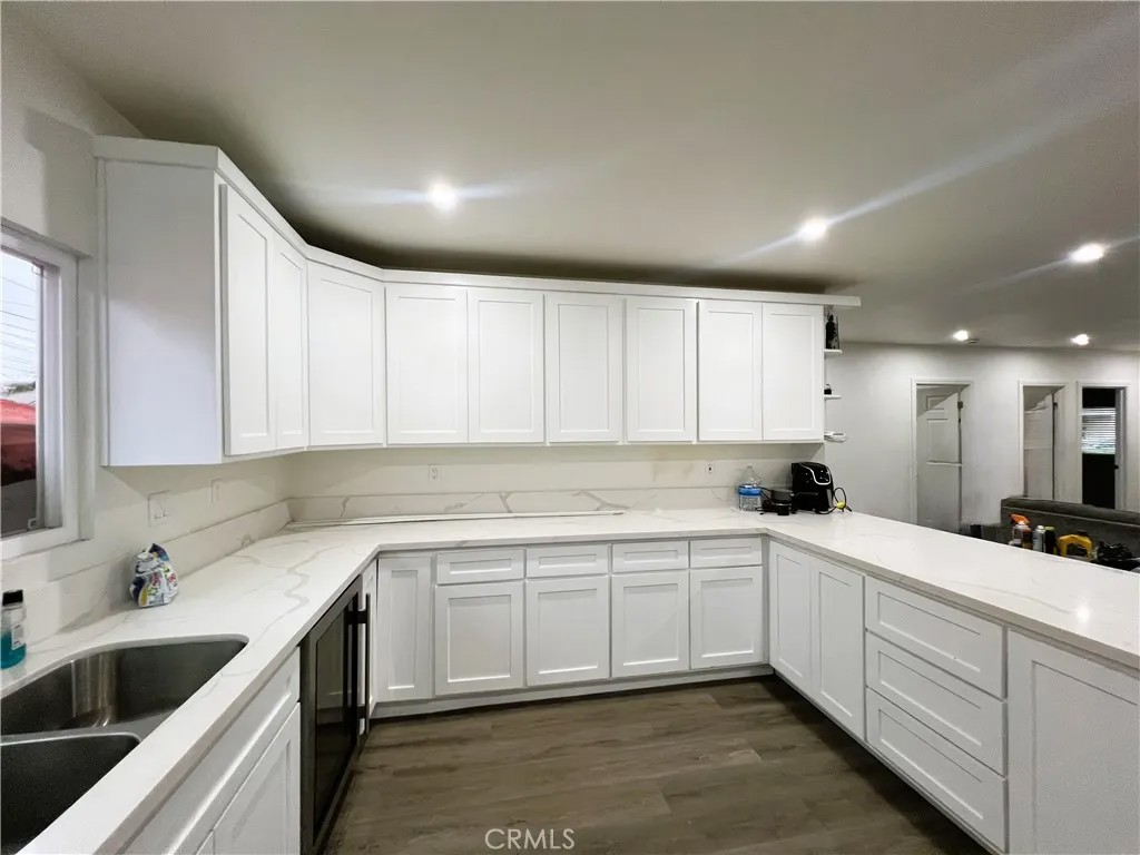 7672 Whitsett Avenue