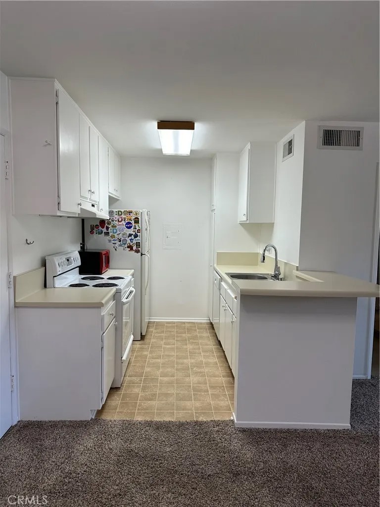 23515 Lyons 219
