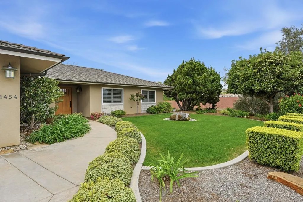 1454 La Plaza Drive