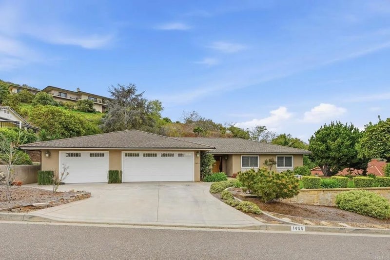 1454 La Plaza Drive