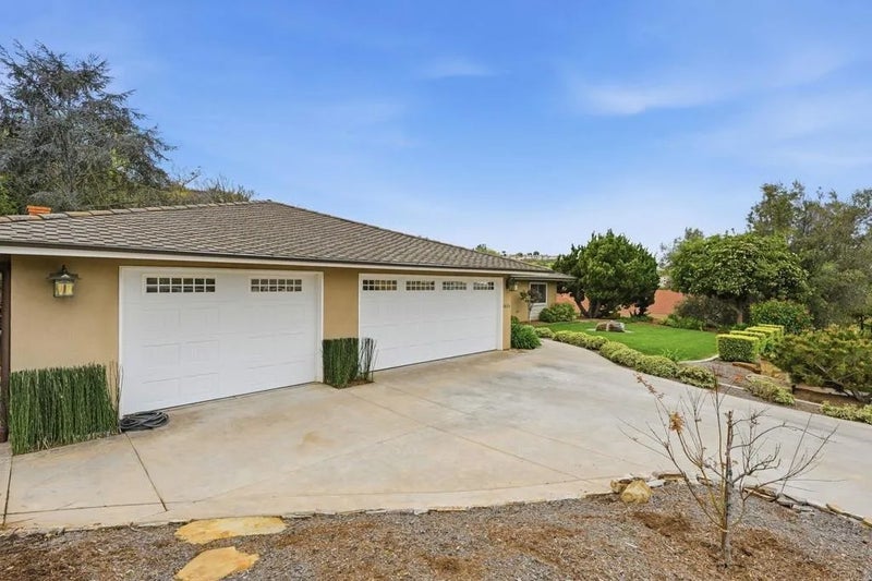 1454 La Plaza Drive