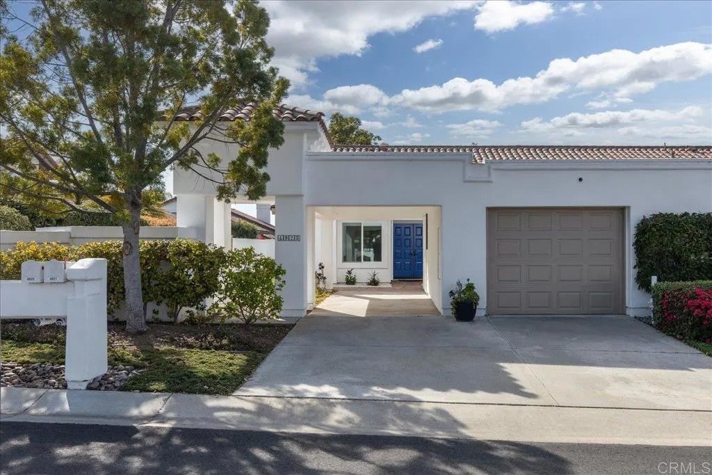 4925 Icaria Way