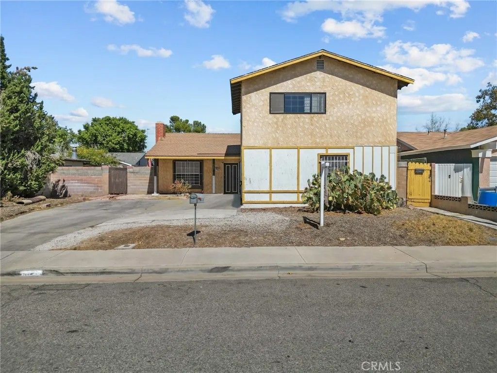 Photo of 663 Eston Place #A, Lancaster, CA 93535 (MLS # SR26017047)