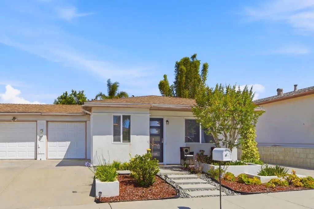 Photo of 3161 Calle Osuna, Oceanside, CA 92056 (MLS # NDP2603882)