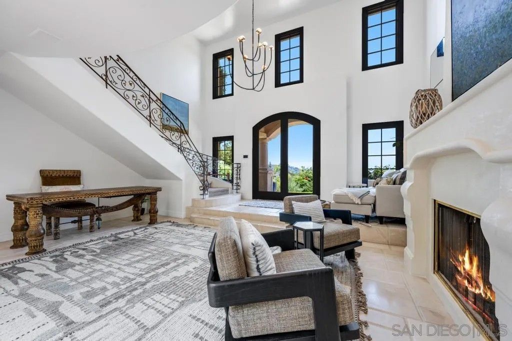 Photo of 2643 Hidden Valley Rd, La Jolla, CA 92037 (MLS # 260011126)