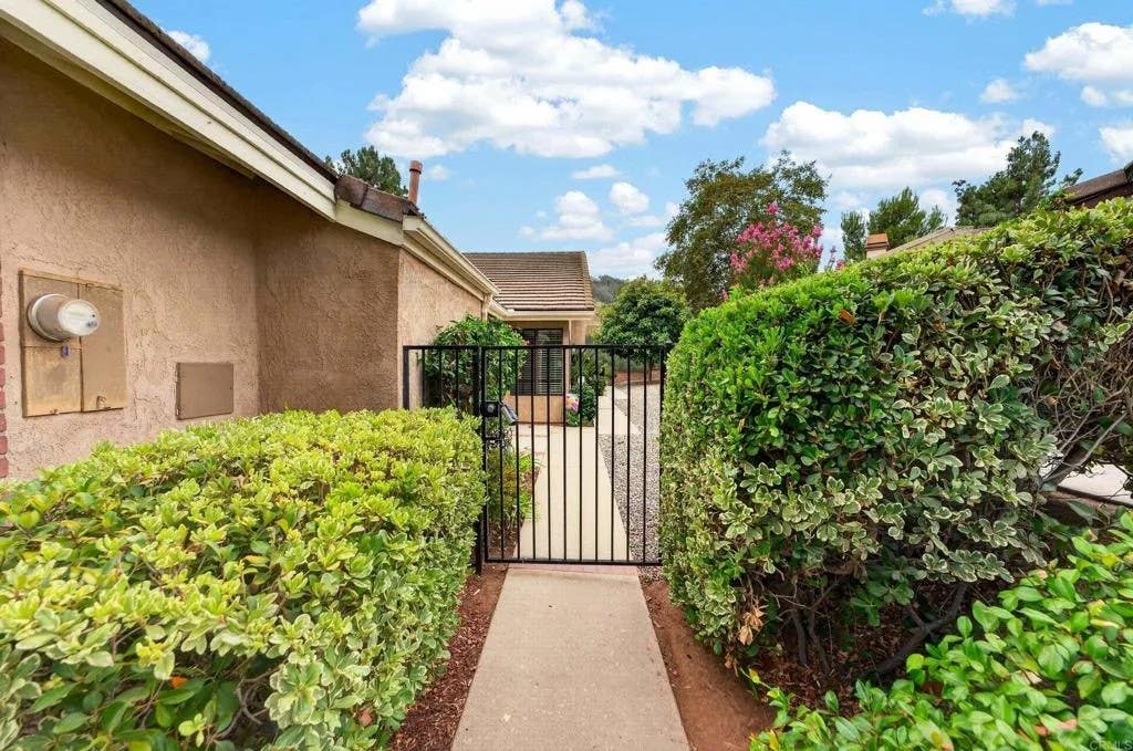 Photo of 4233 Los Padres Drive, Fallbrook, CA 92028 (MLS # NDP2607407)