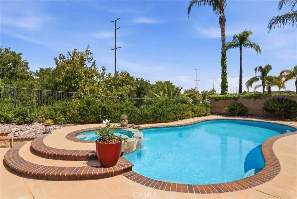 Photo of 1125 Pamplona Dr, Riverside, CA 92508 (MLS # IV26062006)