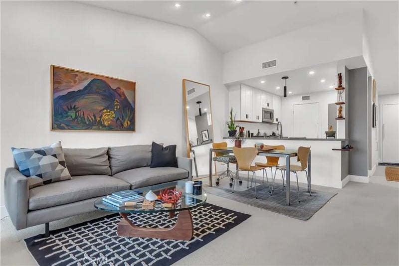 128 Villa Point