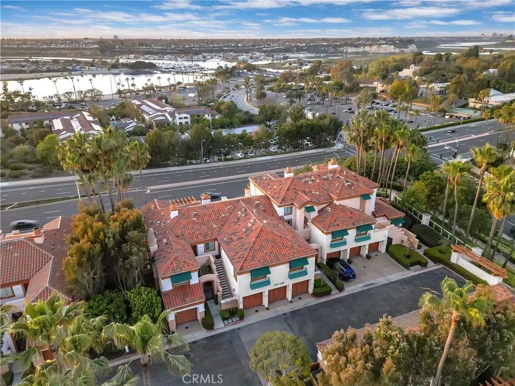 Photo of 128 Villa Point, Newport Beach, CA 92660 (MLS # NP26053554)