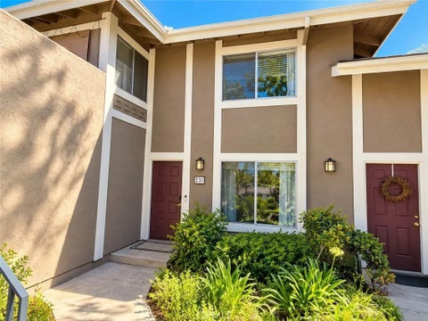 Photo of 231 Gazania Court, Thousand Oaks, CA 91362 (MLS # SR26213626)