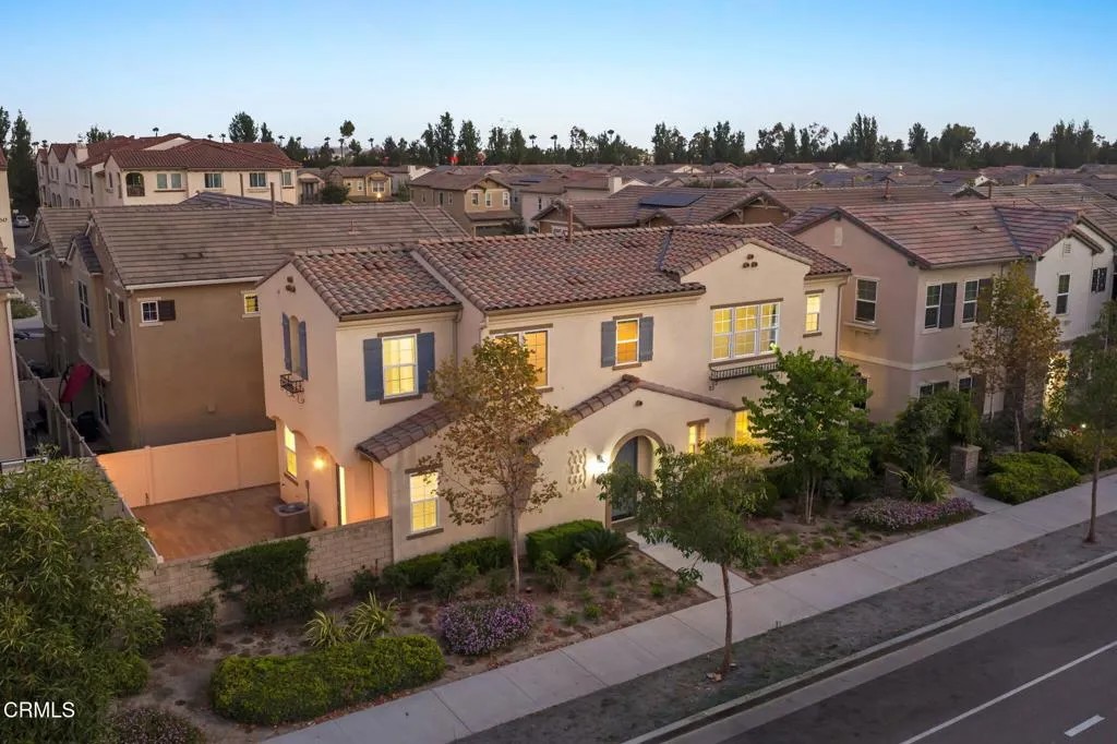 168 Townsite Promenade