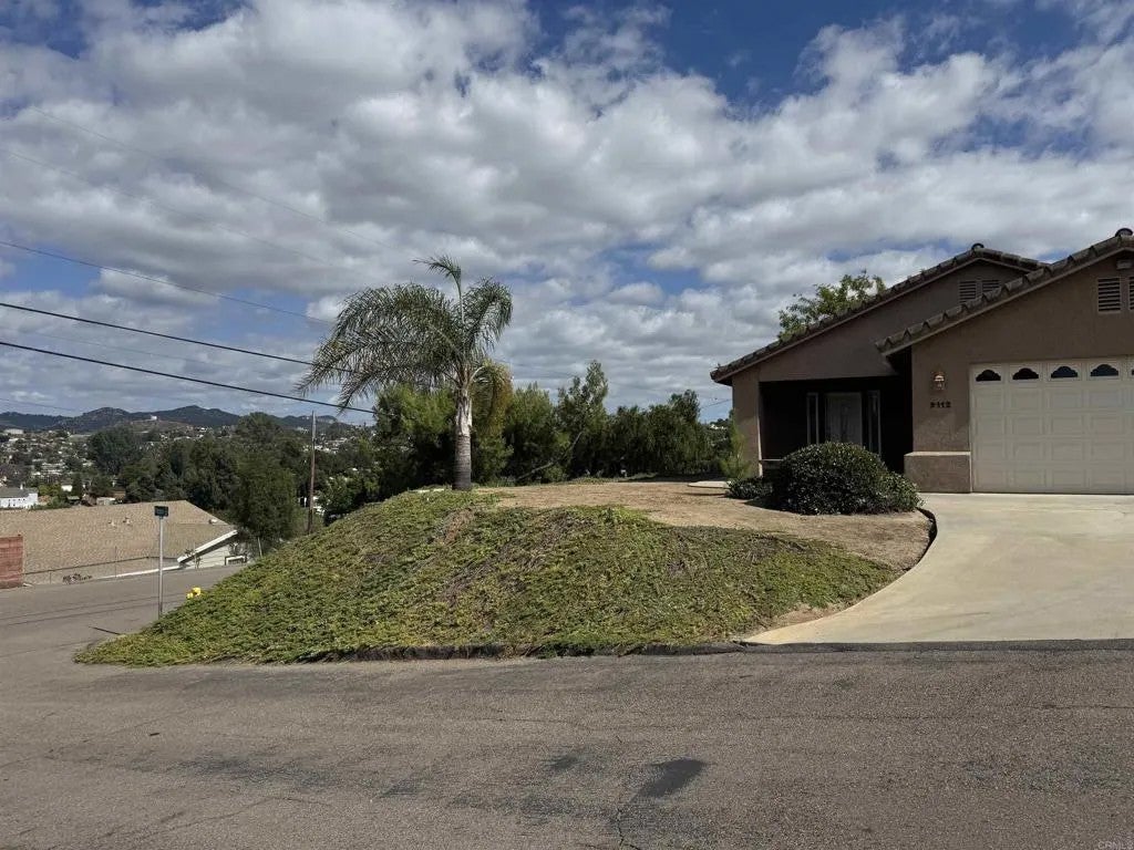 Photo of 9112 Pinzolo PT, Lakeside, CA 92040 (MLS # PTP2605649)