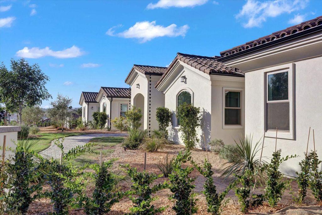 Photo of 5808 Lake Vista Dr, Bonsall, CA 92003 (MLS # 260004659)