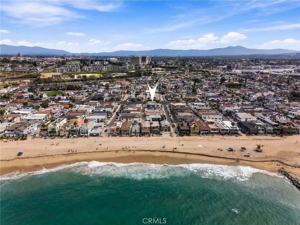 Photo of 125 41st ST, Newport Beach, CA 92663 (MLS # NP26202705)