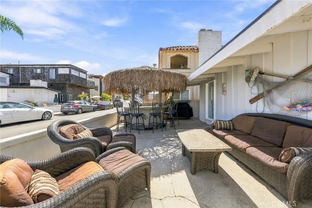 Photo of 125 41st ST, Newport Beach, CA 92663 (MLS # NP26202705)