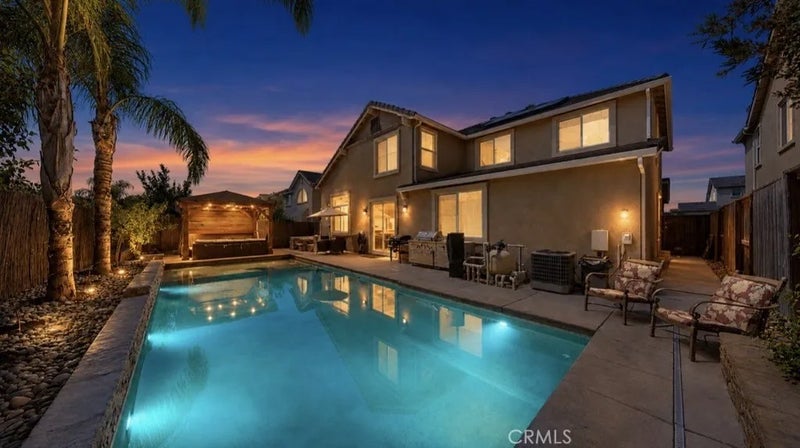 206 River Pointe