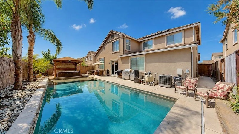 206 River Pointe