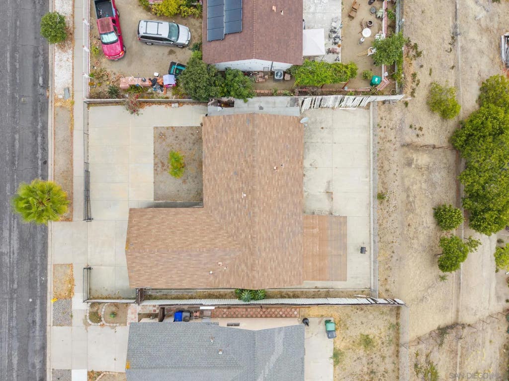 Photo of 656 Flora Dr, Oceanside, CA 92057 (MLS # 260018457)