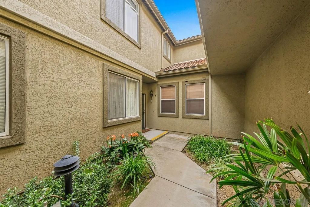Photo of 12520 Heatherton Ct #3, San Diego, CA 92128 (MLS # 260007493)