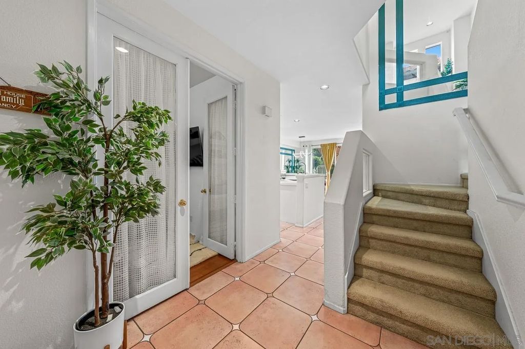 Photo of 12520 Heatherton Ct #3, San Diego, CA 92128 (MLS # 260007493)