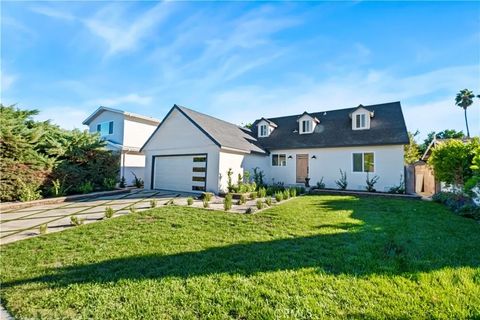 Photo of 22730 Haynes, West Hills, CA 91307 (MLS # PW25250926) Photo of 22730 Haynes, West Hills, CA 91307 (MLS # PW25250926)