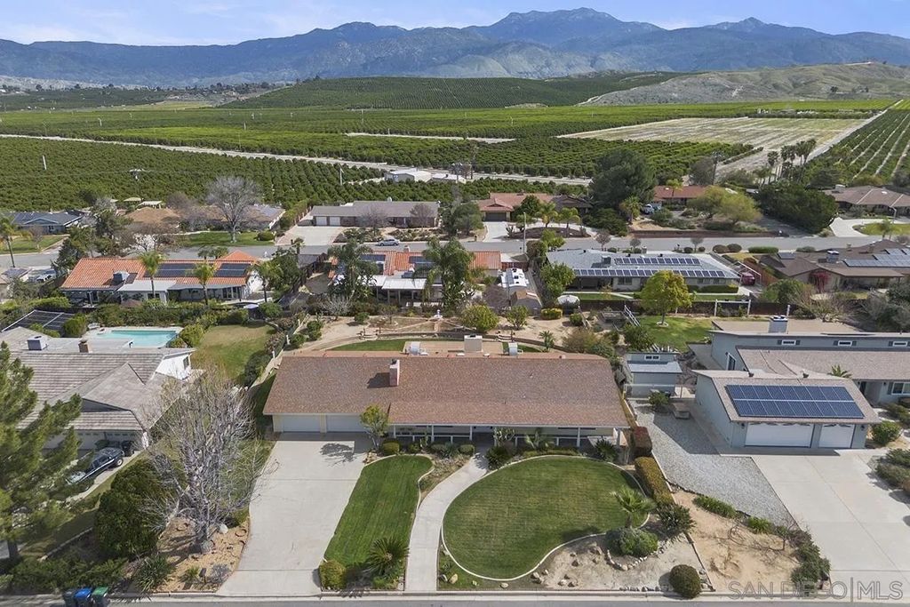 Photo of 43860 Mandarin Drive, Hemet, CA 92544 (MLS # 260005564)