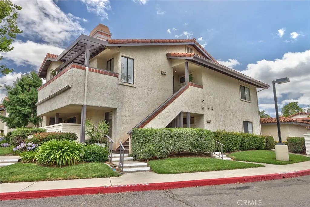 Photo of 926 Lupine Hills Drive #15, Vista, CA 92081 (MLS # SW26134995)