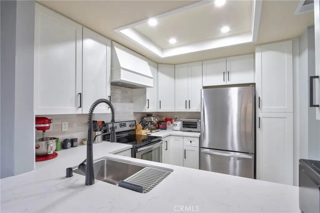 Photo of 926 Lupine Hills Drive #15, Vista, CA 92081 (MLS # SW26134995)