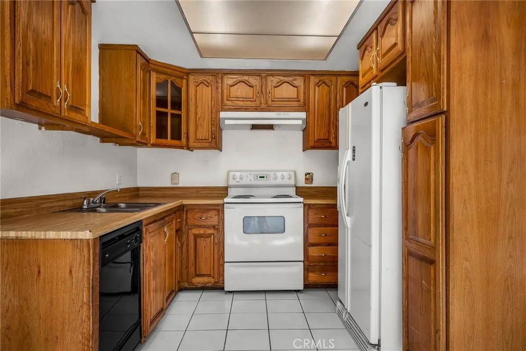1860 San Francisco Avenue 1