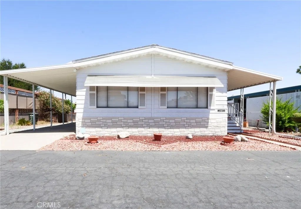 Photo of 1525 Oakland AVE #31, Hemet, CA 92543 (MLS # SW26132637)