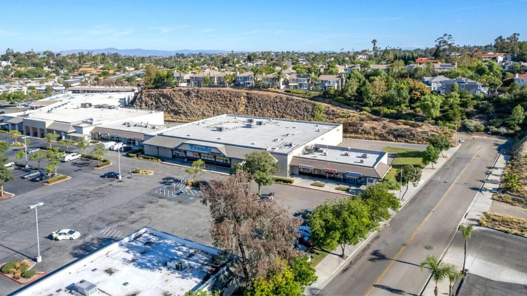 Photo of 960 S Santa Fe Ave, Vista, CA 92084 (MLS # 250041756)