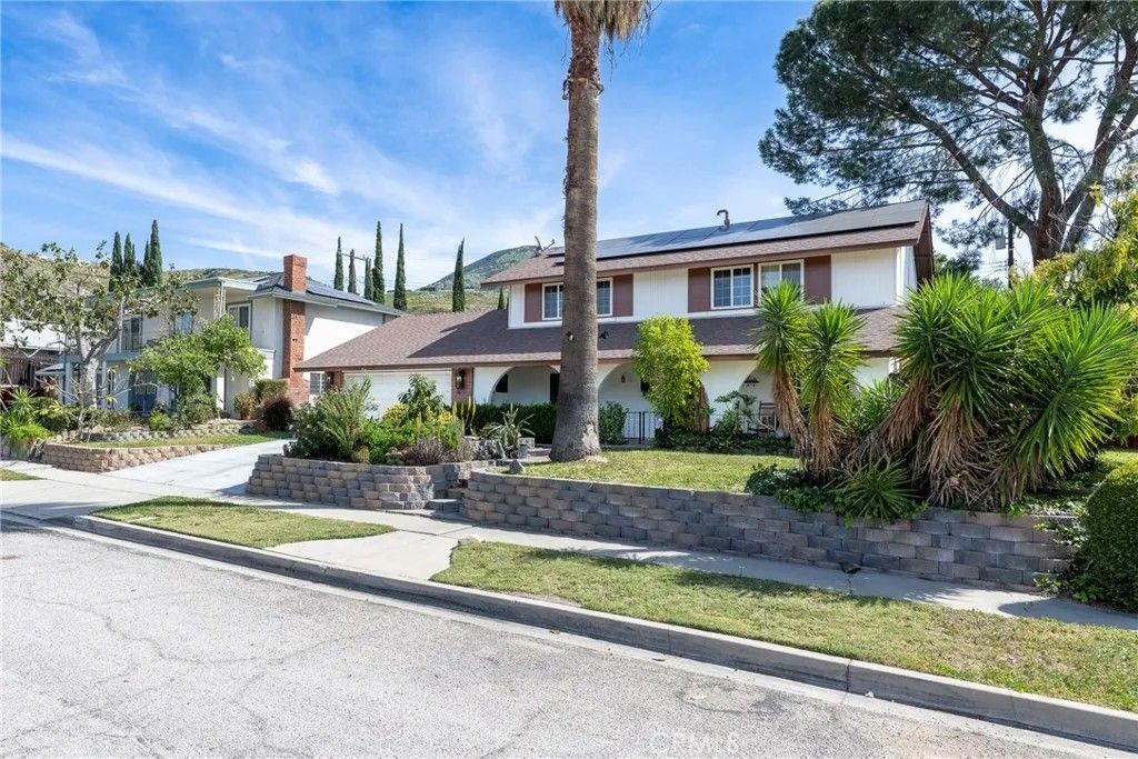 Photo of 5655 Stanton Avenue, Highlands, CA 92346 (MLS # CV26058978)