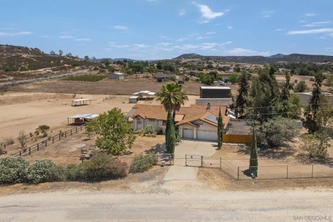 Photo of 266 Woodmeadow Ln, Ramona, CA 92065 (MLS # 260018336)