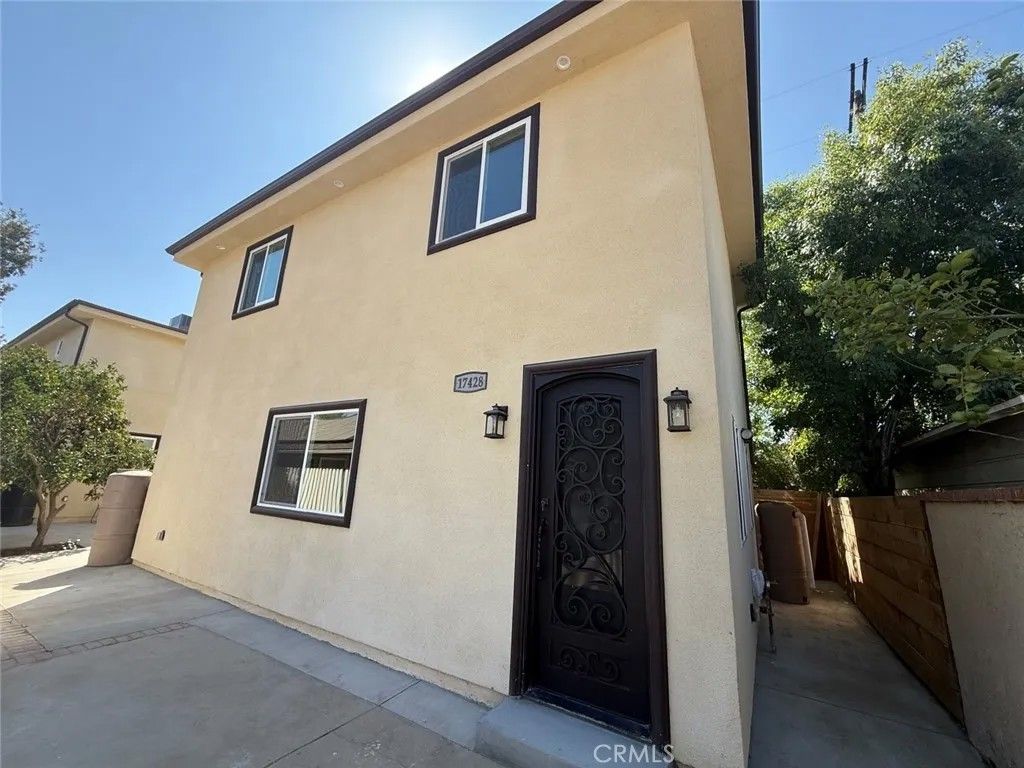 Photo of 17428 Roscoe Boulevard, Northridge, CA 91325 (MLS # SR26044024)