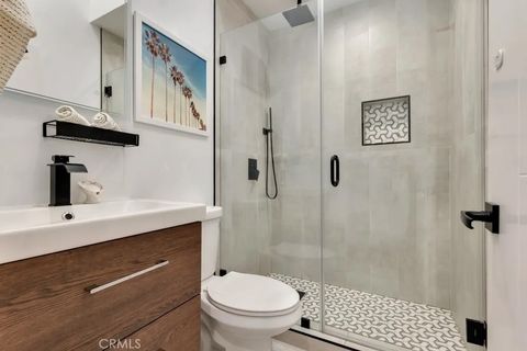 Tiny photo for 1911 W Kenneth Rd, Glendale, CA 91201 (MLS # SR25259043)