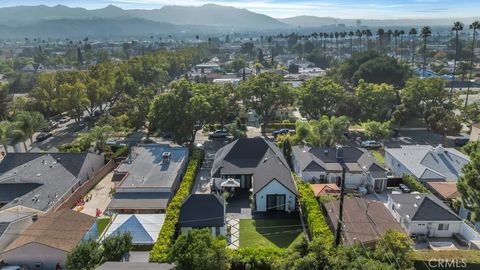 Tiny photo for 1911 W Kenneth Rd, Glendale, CA 91201 (MLS # SR25259043)