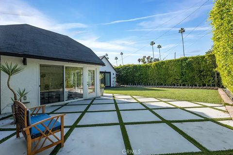 Tiny photo for 1911 W Kenneth Rd, Glendale, CA 91201 (MLS # SR25259043)