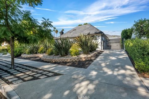 Tiny photo for 1911 W Kenneth Rd, Glendale, CA 91201 (MLS # SR25259043)