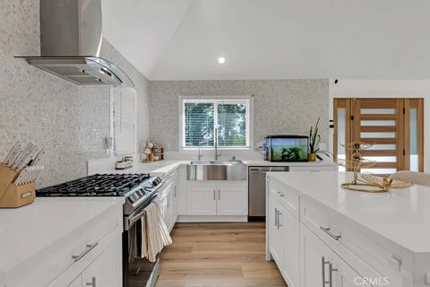 Tiny photo for 1911 W Kenneth Rd, Glendale, CA 91201 (MLS # SR25259043)