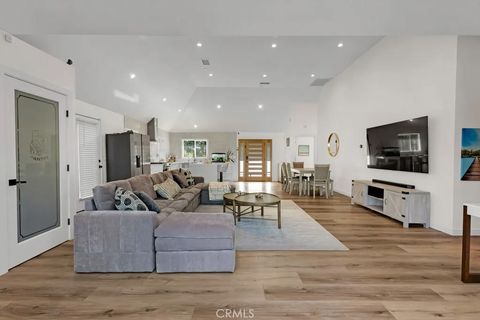 Tiny photo for 1911 W Kenneth Rd, Glendale, CA 91201 (MLS # SR25259043)