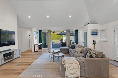 Tiny photo for 1911 W Kenneth Rd, Glendale, CA 91201 (MLS # SR25259043)