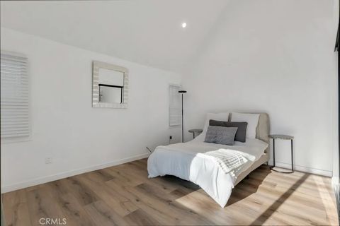 Tiny photo for 1911 W Kenneth Rd, Glendale, CA 91201 (MLS # SR25259043)