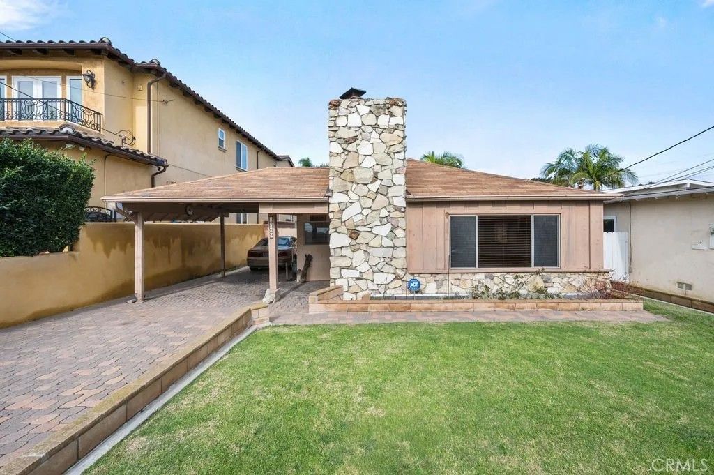 Photo of 1769 Gates Ave, Manhattan Beach, CA 90266 (MLS # SB25278967)