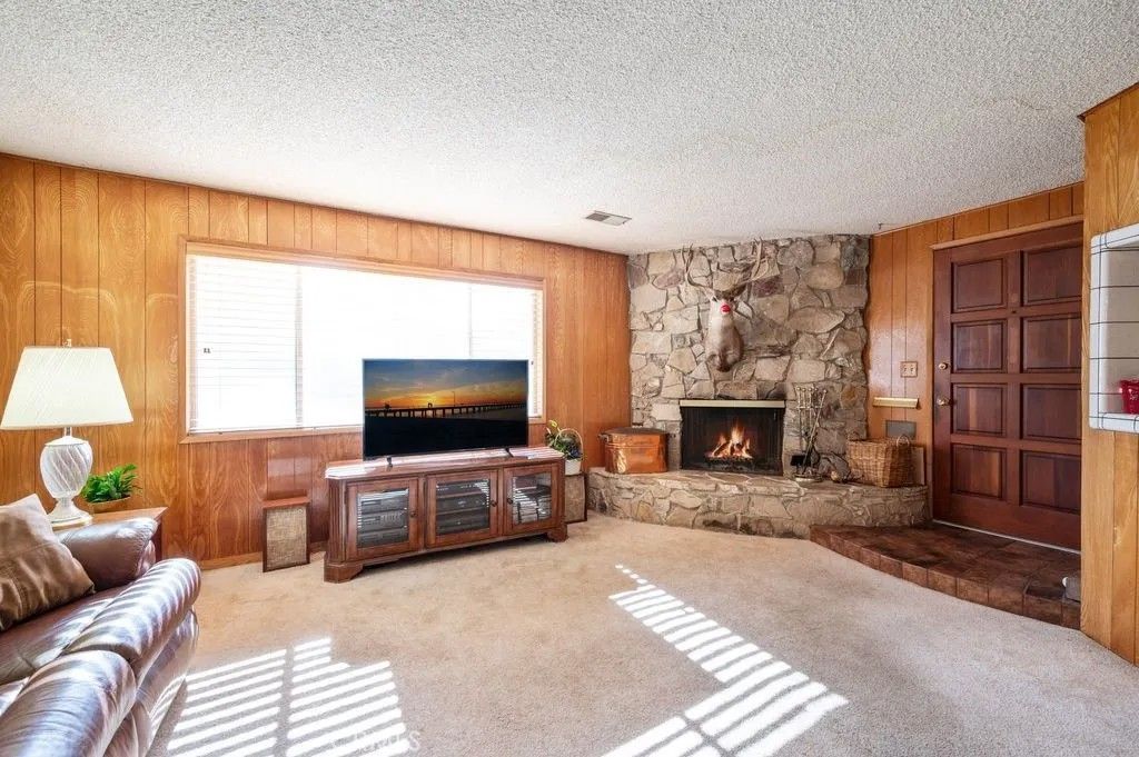 Photo of 1769 Gates Ave, Manhattan Beach, CA 90266 (MLS # SB25278967)