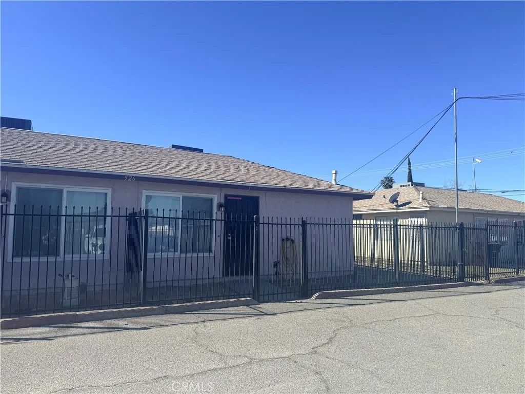 Photo of 526 Greystone Ln #3, Hemet, CA 92543 (MLS # SW26064650)
