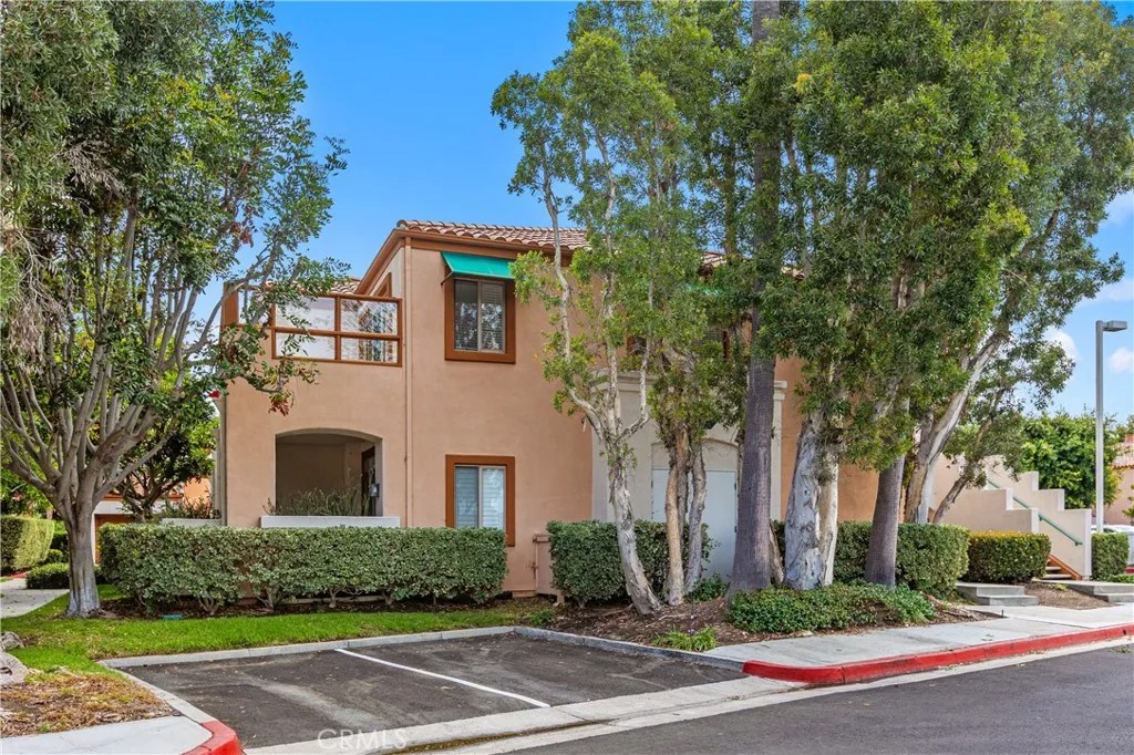 372 Villa Point Drive