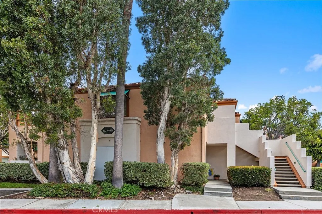 372 Villa Point Drive