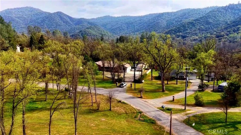 Photo of 45344 S Oakview Dr, Oakhurst, CA 93644 (MLS # FR26064946)